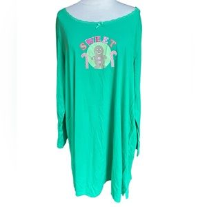 NWT Simply‎ Basic Holiday Nightgown